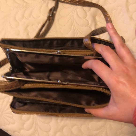 Vegan leather Croco Embossed Patent Crossbody - Picture 3 of 3